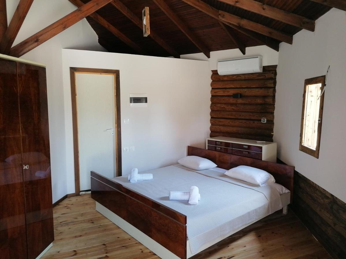 Wooden House Hotel เกราโมตี ภายนอก รูปภาพ